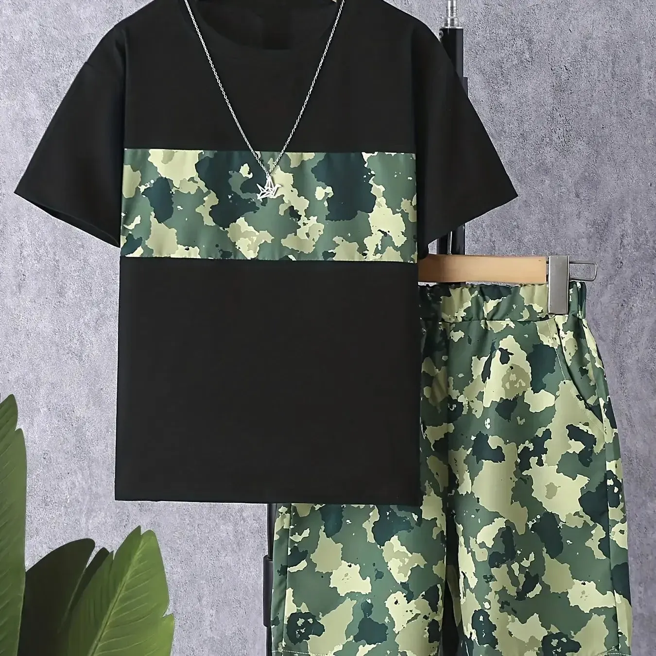 Summer Boys Camouflage Round Neck T-shirt & Shorts